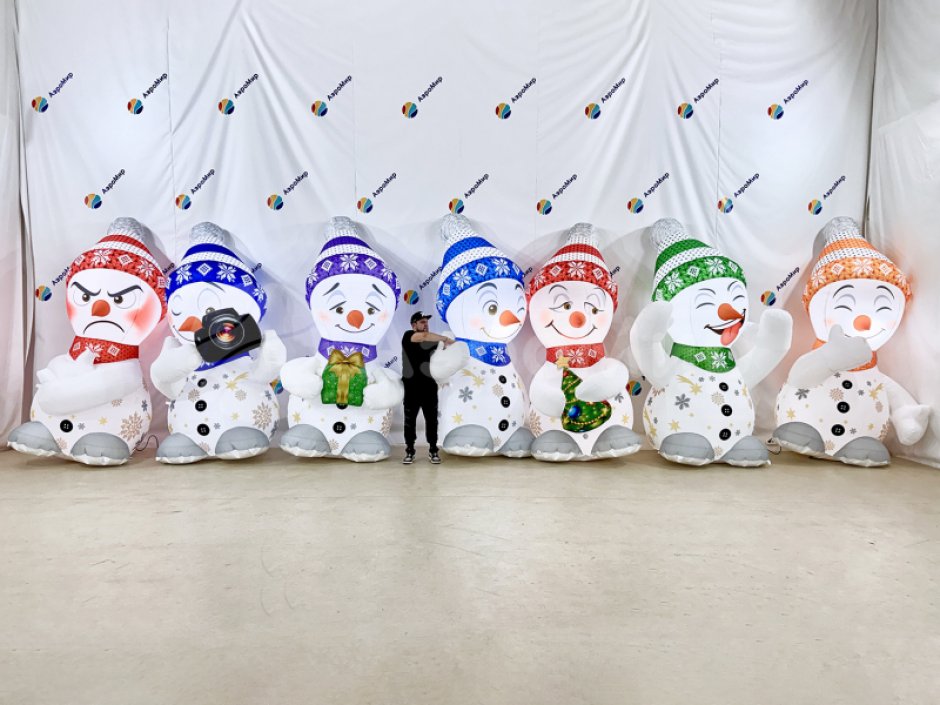 Надувной снеговик Ми-Ми-Ми для улицы с подсветкой