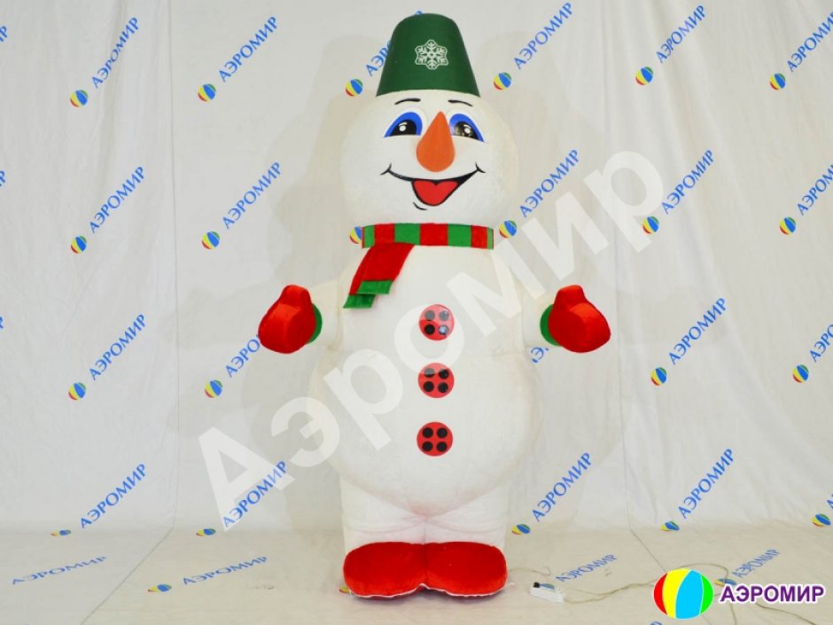 Новогодняя надувная фигура Снеговик из искусственного меха