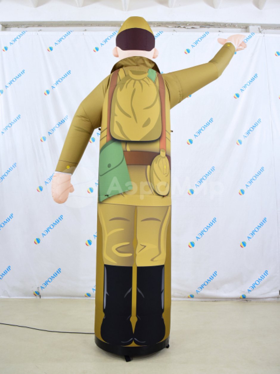 Надувная фигура Солдата — торжественное оформление Дня Победы