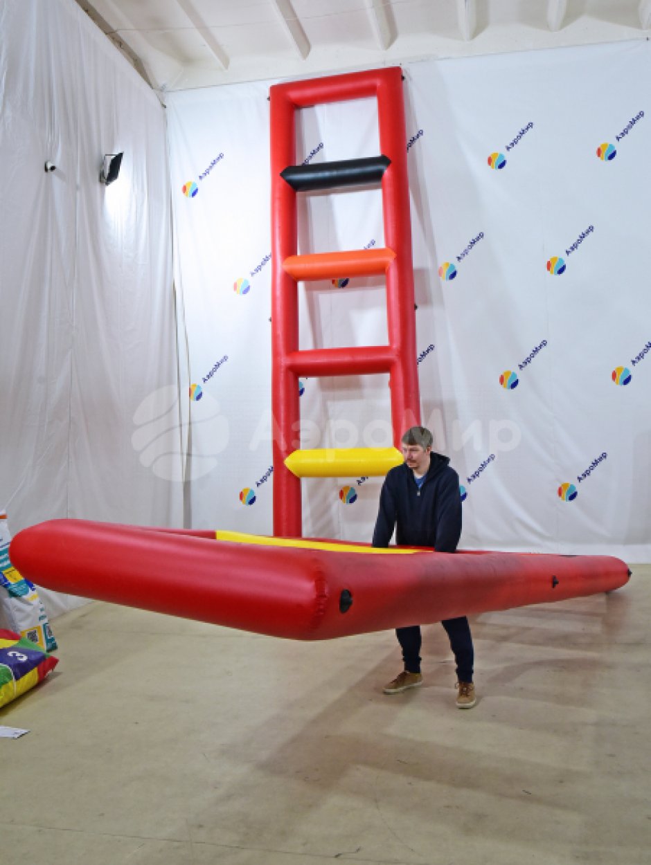 Лестница — универсальный командный аттракцион для забегов