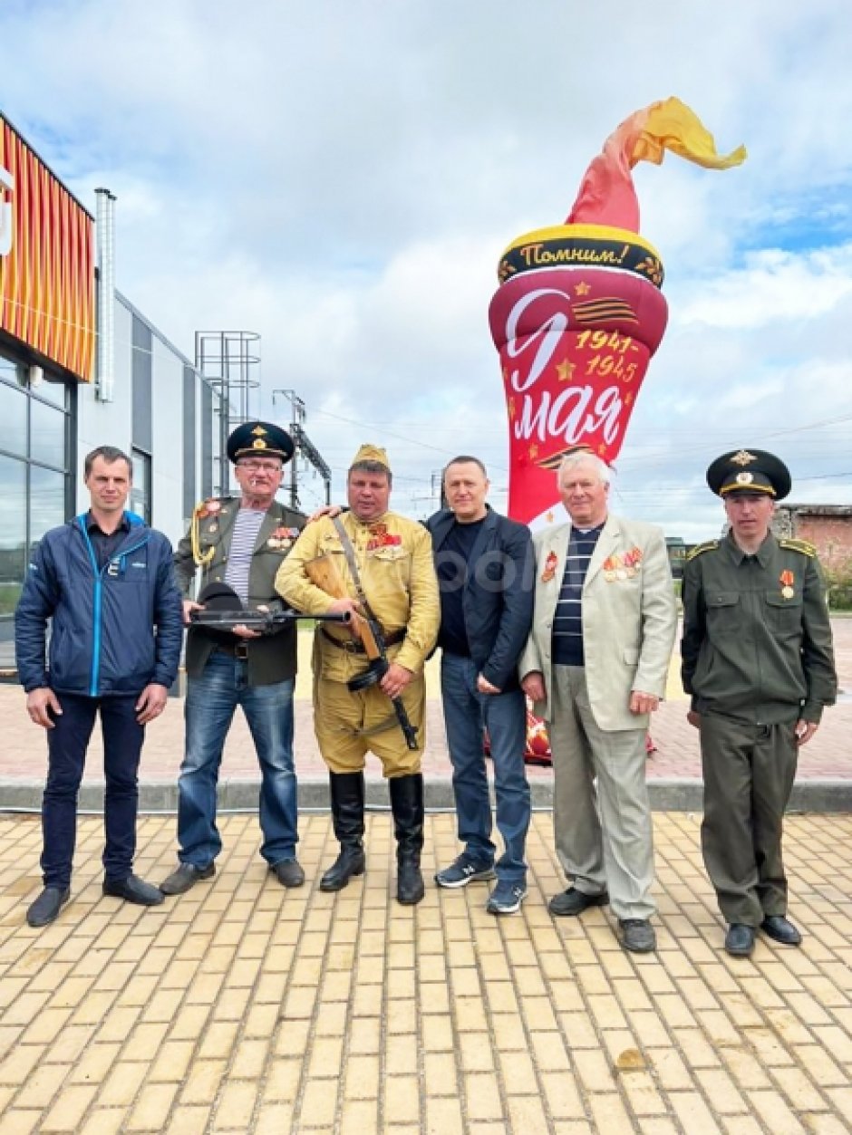 Стела День Победы с имитацией пламени