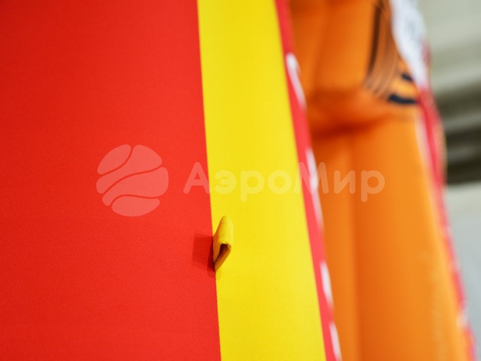 Стела со звездой — надувная фигура для торжественного оформления 9 мая и Дня Победы