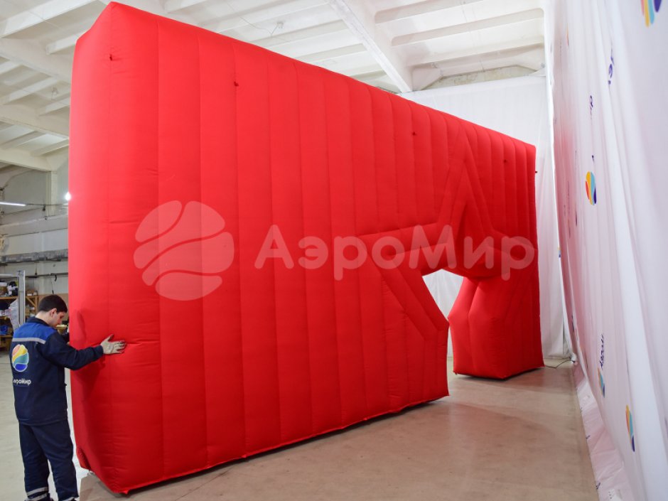 Надувная стена со звездой