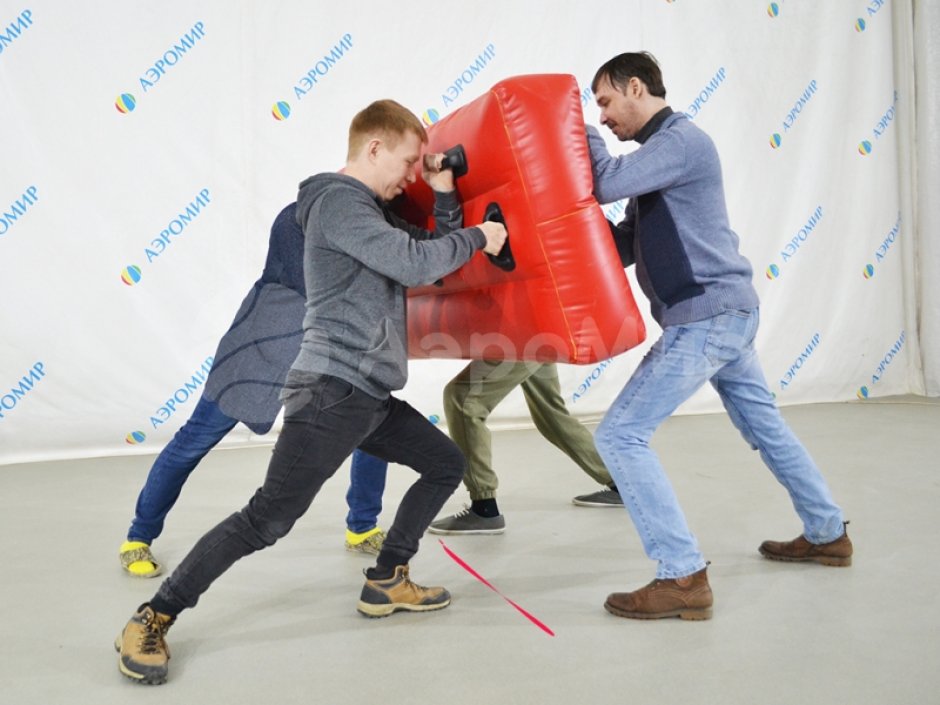 Стенка на стенку — игровой реквизит для шуточных боев