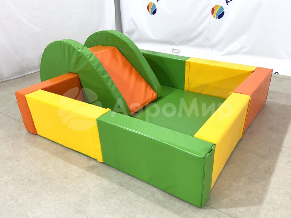 Сухой бассейн с горкой «Дружба-1»