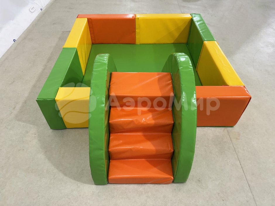 Сухой бассейн с горкой «Дружба-1»