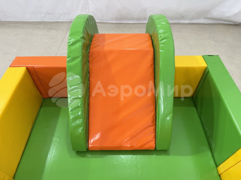 Сухой бассейн с горкой «Дружба-1»