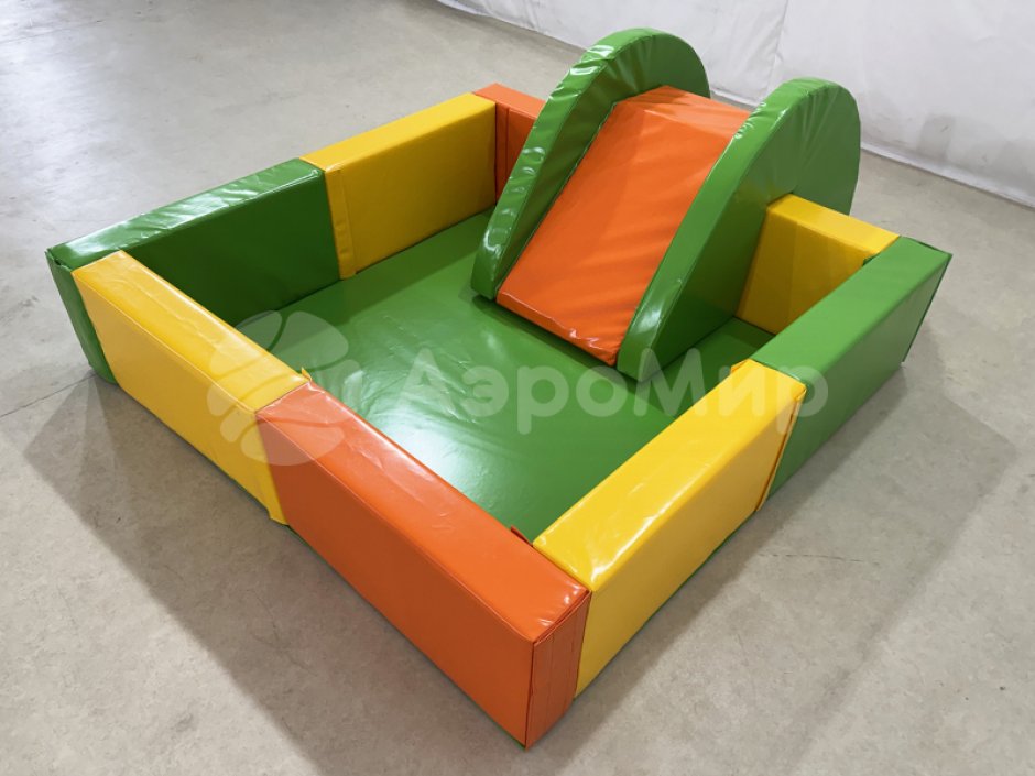 Сухой бассейн с горкой «Дружба-1»