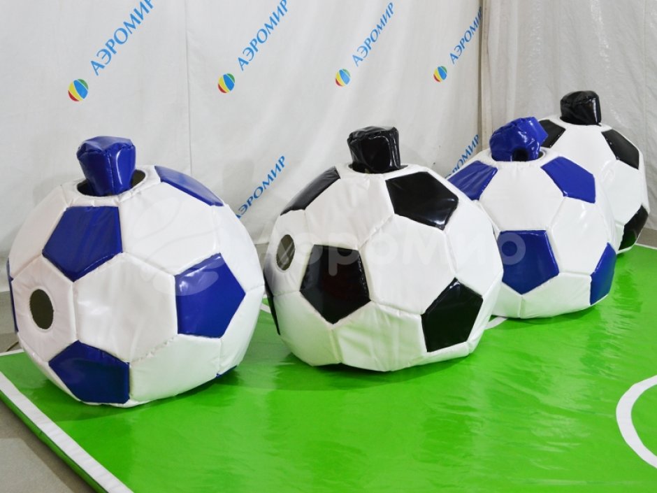 Сумо Футбол — костюмы мячей, командный аттракцион на двоих 