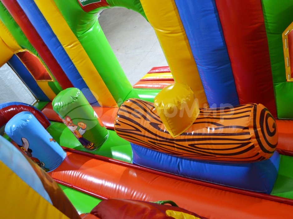 Надувной батут Теремок — небольшой коммерческий аттракцион на 27 м²