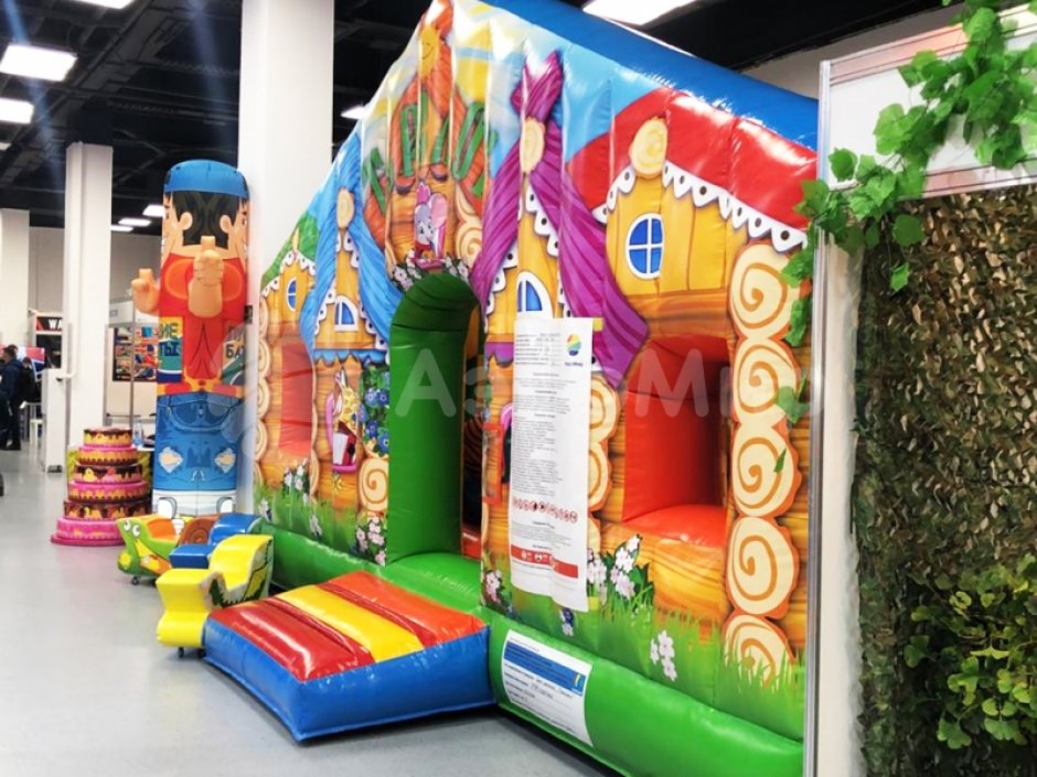 Надувной батут Теремок — небольшой коммерческий аттракцион на 27 м²