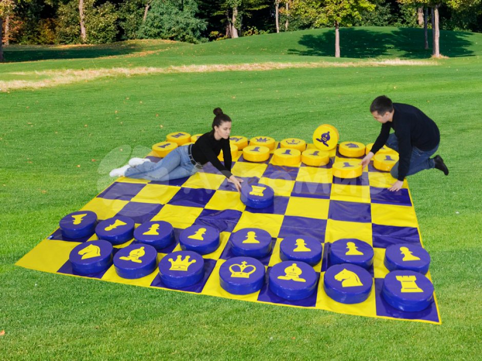 Гигантские шахматы — 32 фигуры