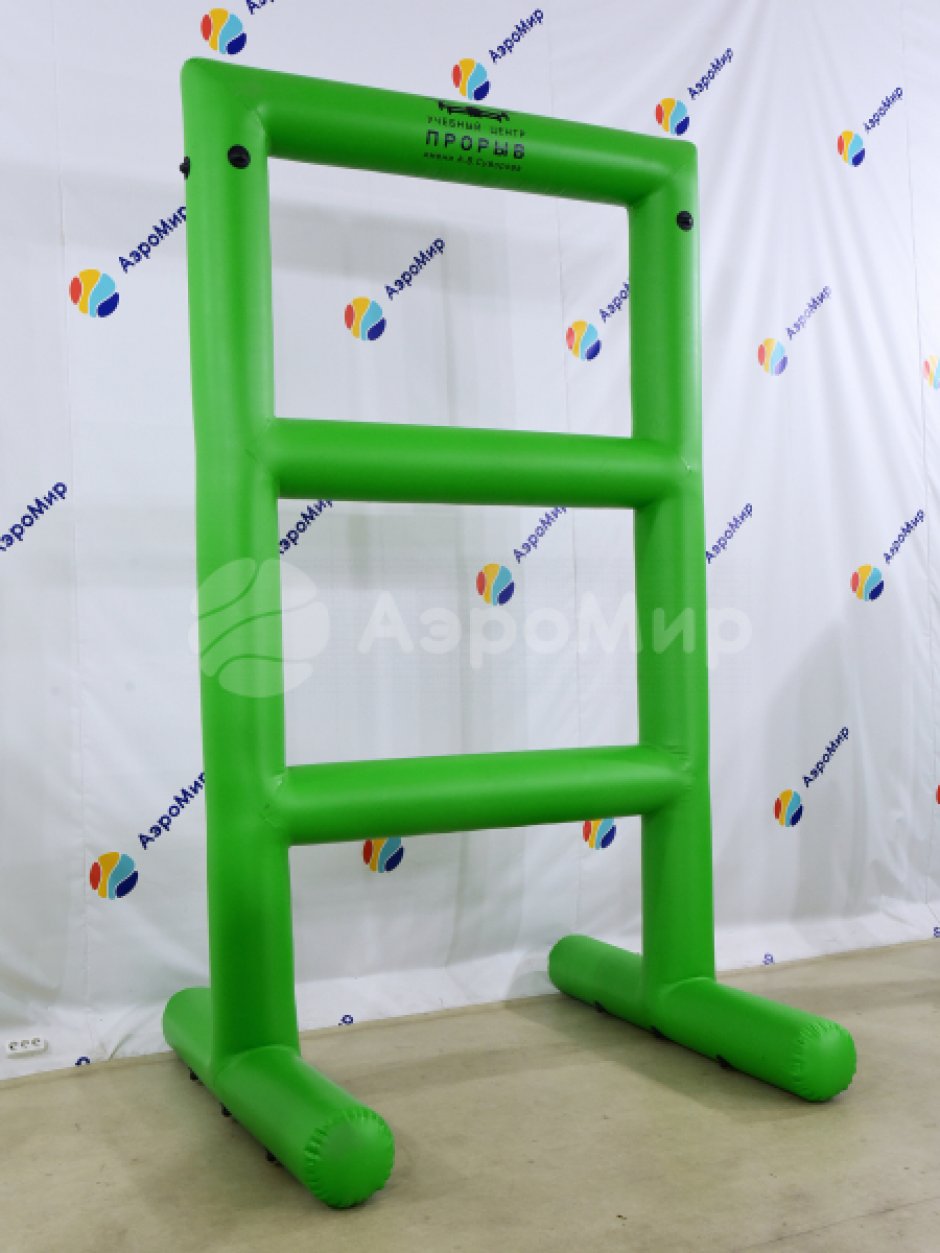 Лестница — элемент гоночной трассы для дронов