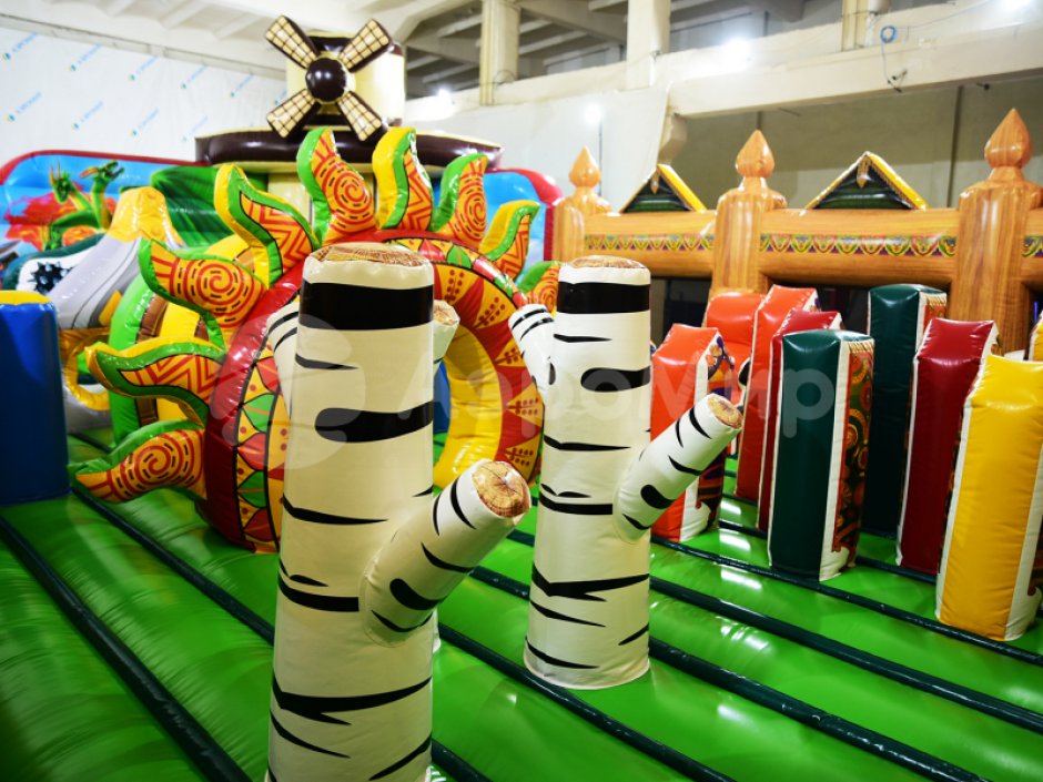 Надувной батут Тридевятое царство 2.0 