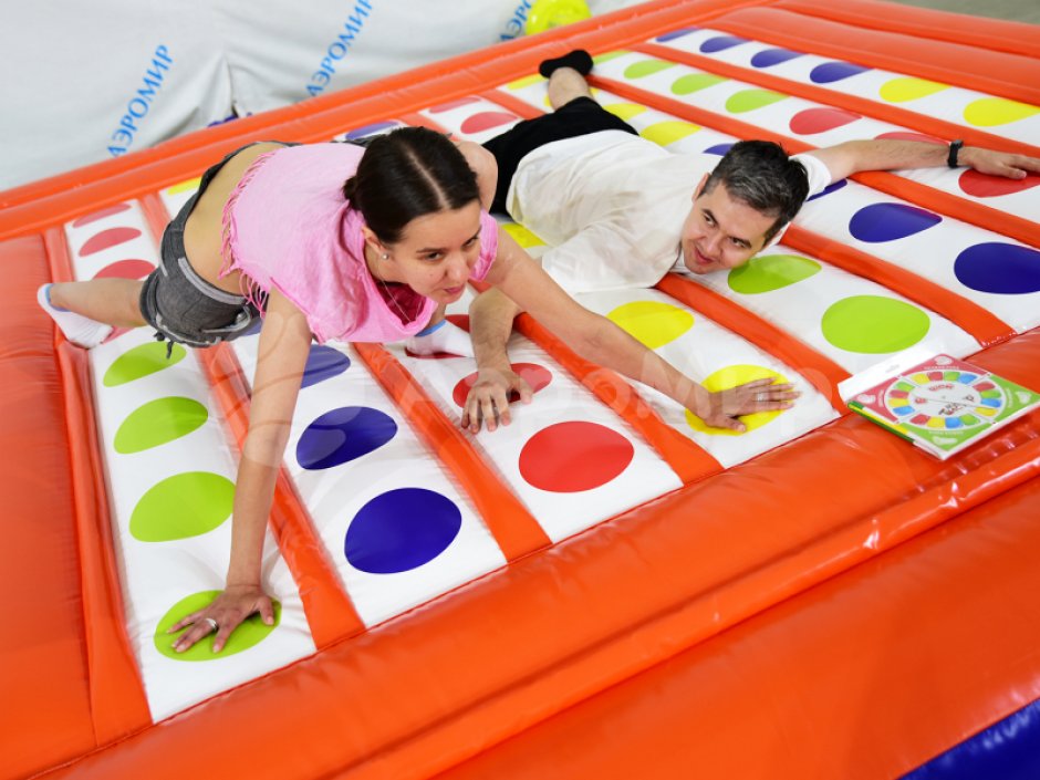 Надувной Твистер