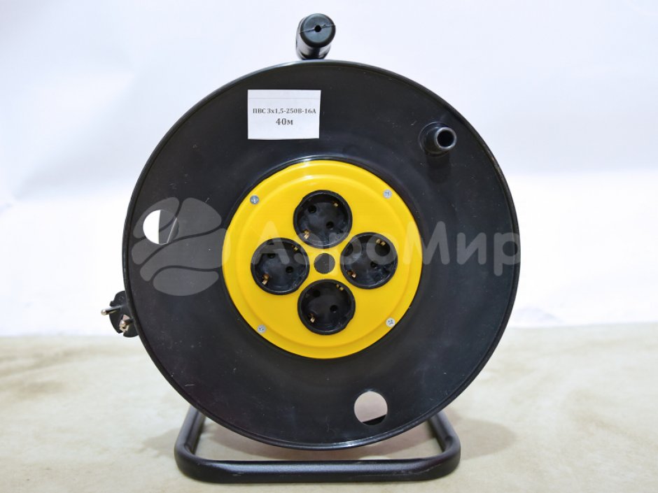 Силовой удлинитель на катушке