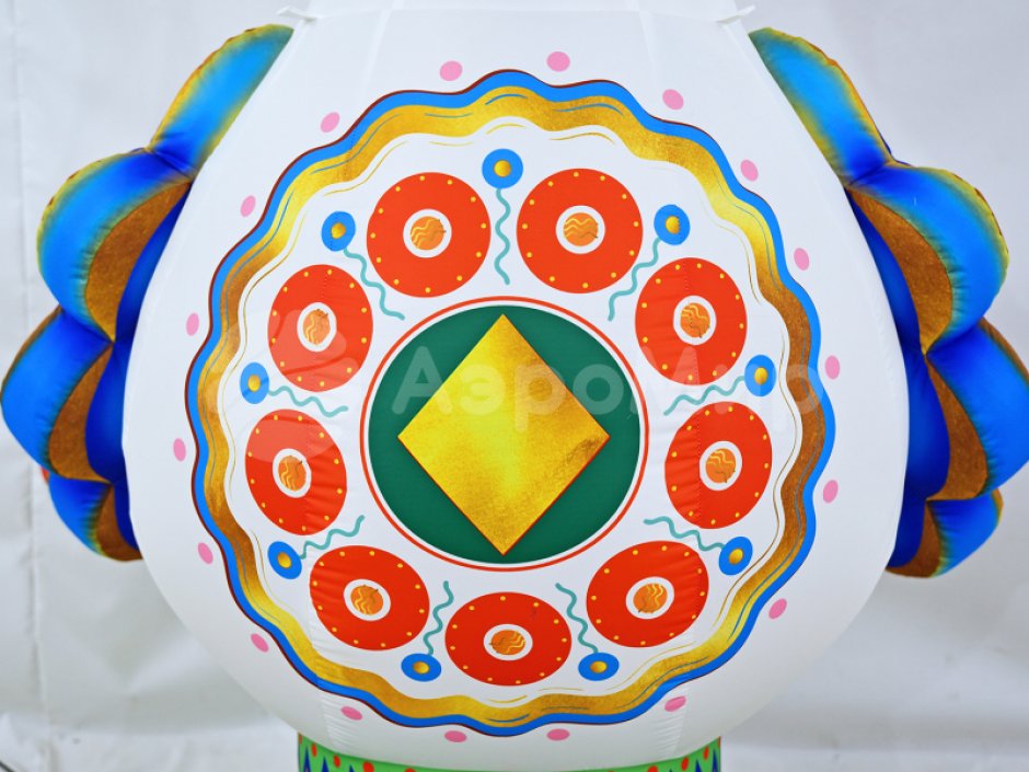 Надувная уточка в форме дымковской игрушки