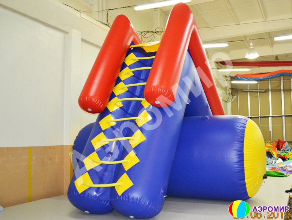 Надувная горка Шатл для открытой воды или большого бассейна