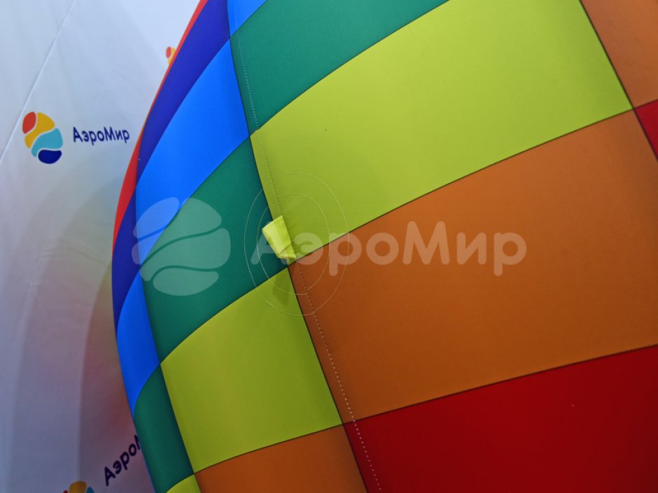 Воздушный рекламный шар на опоре