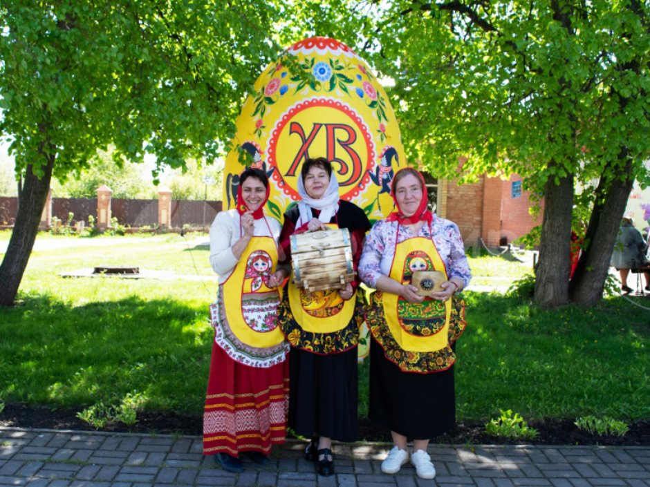 Пасхальное яйцо расписное — большая надувная фигура на Пасху