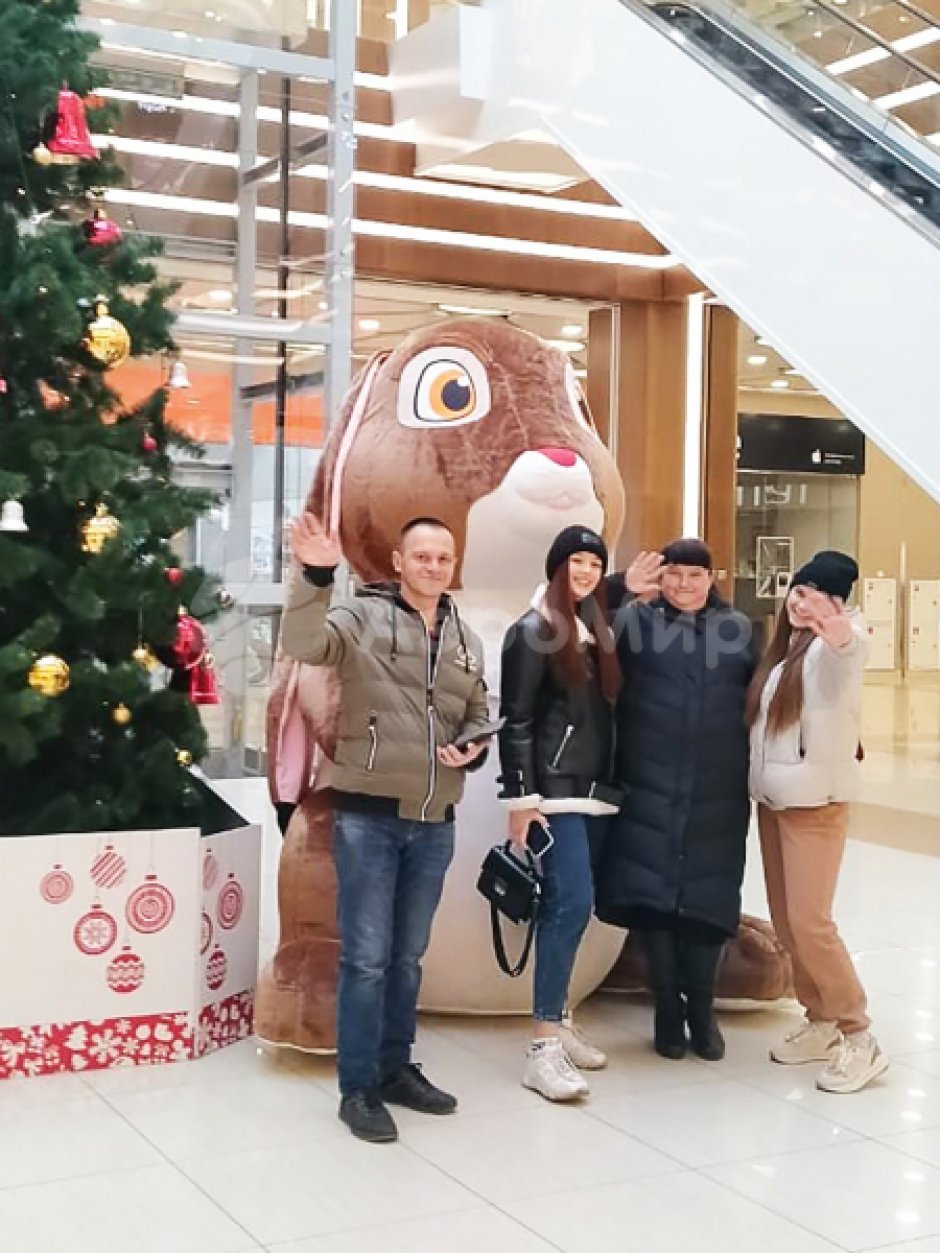 Кролик — надувная фигура для декораций и фотозон