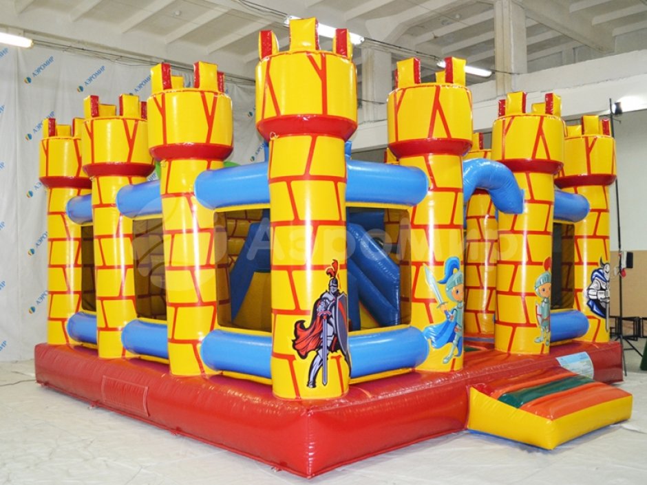 Надувной батут Замок Дракона — небольшой надувной батут для бизнеса 30 м²