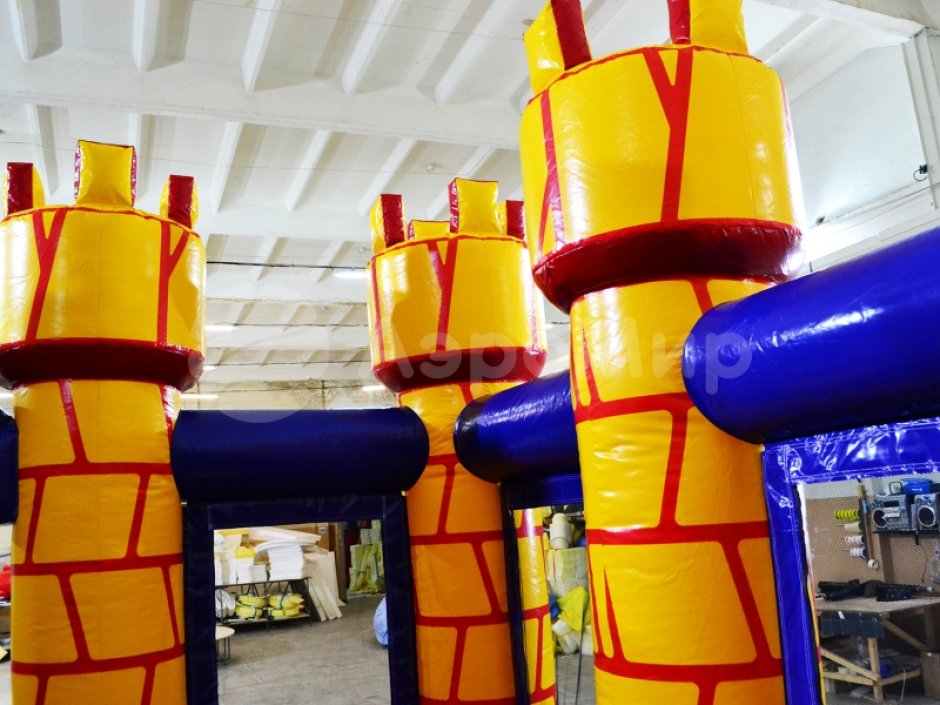 Надувной батут Замок Дракона — небольшой надувной батут для бизнеса 30 м²