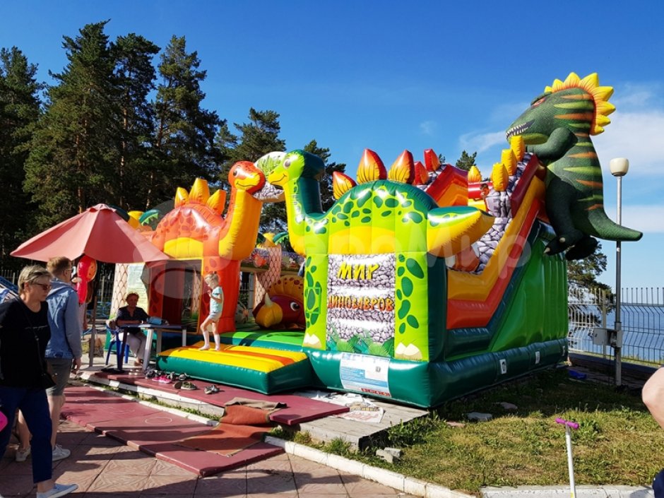 Надувной батут Затерянный мир — авторский коммерческий надувной батут на 40 м²