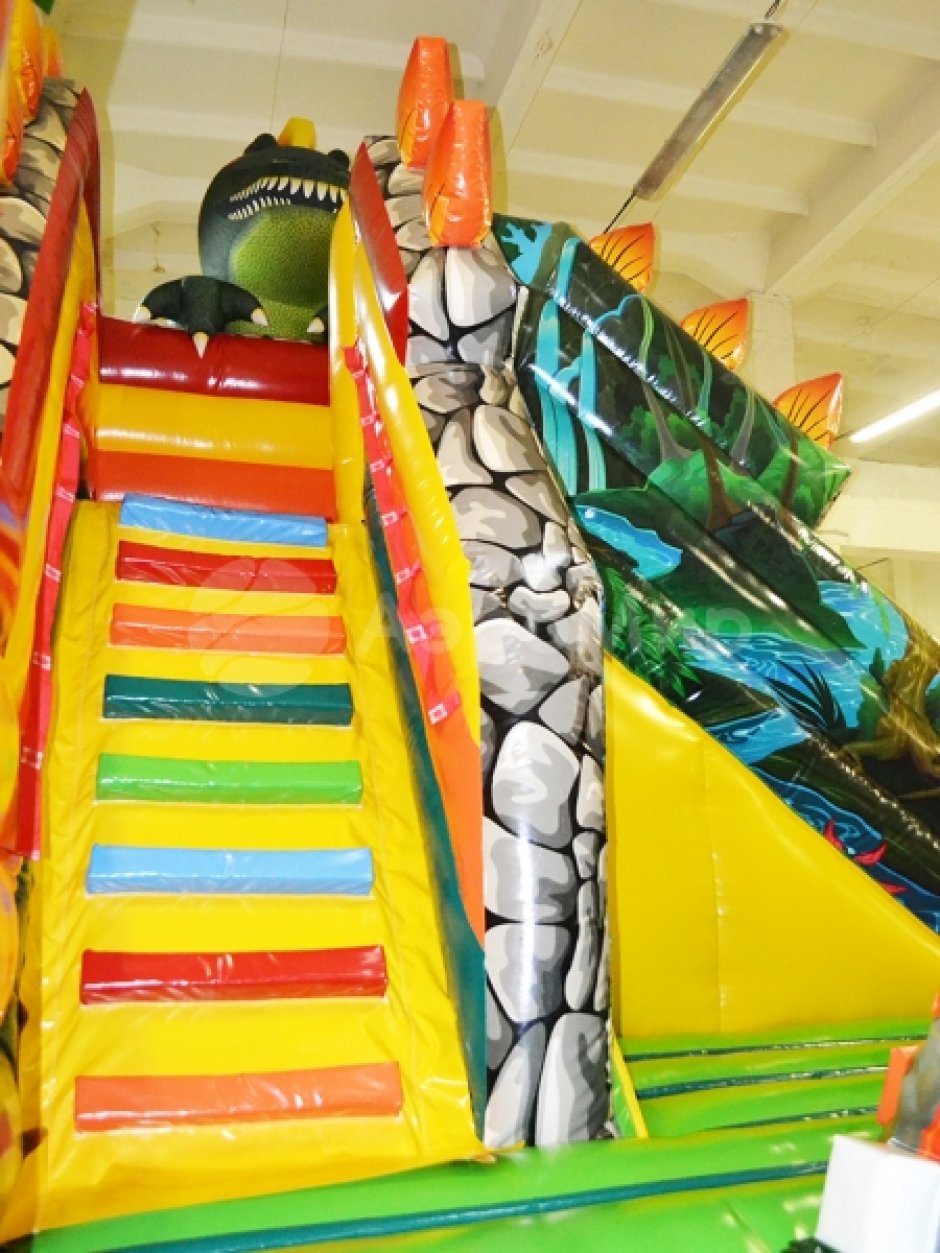 Надувной батут Затерянный мир — авторский коммерческий надувной батут на 40 м²