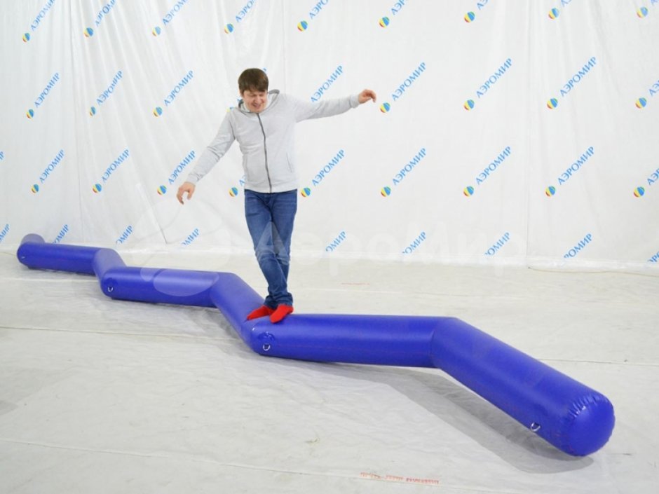 Зигзаг — надувной аттракцион для забегов