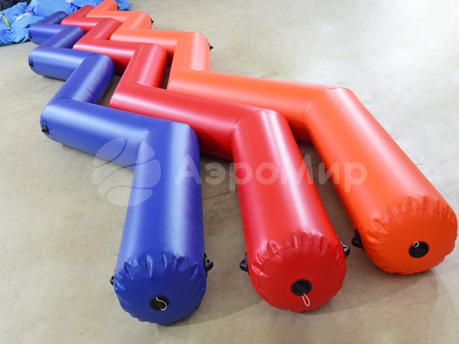 Зигзаг — надувной аттракцион для забегов