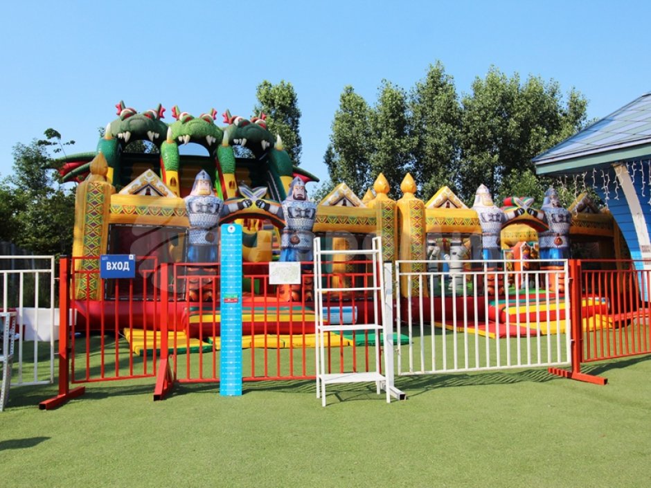 Большой надувной батутный комплекс Змей Горыныч