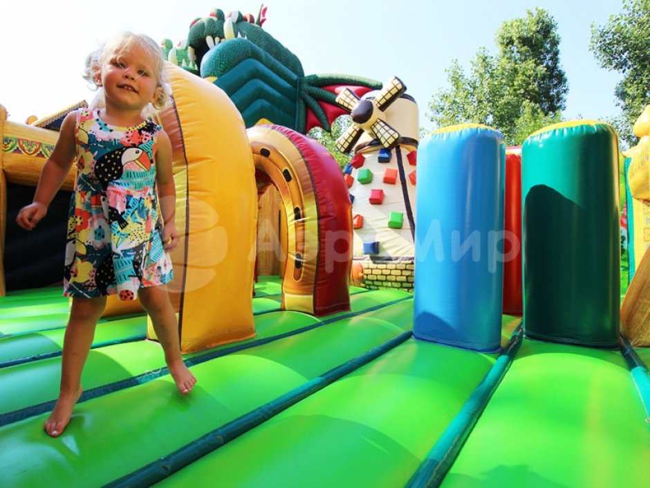 Большой надувной батутный комплекс Змей Горыныч