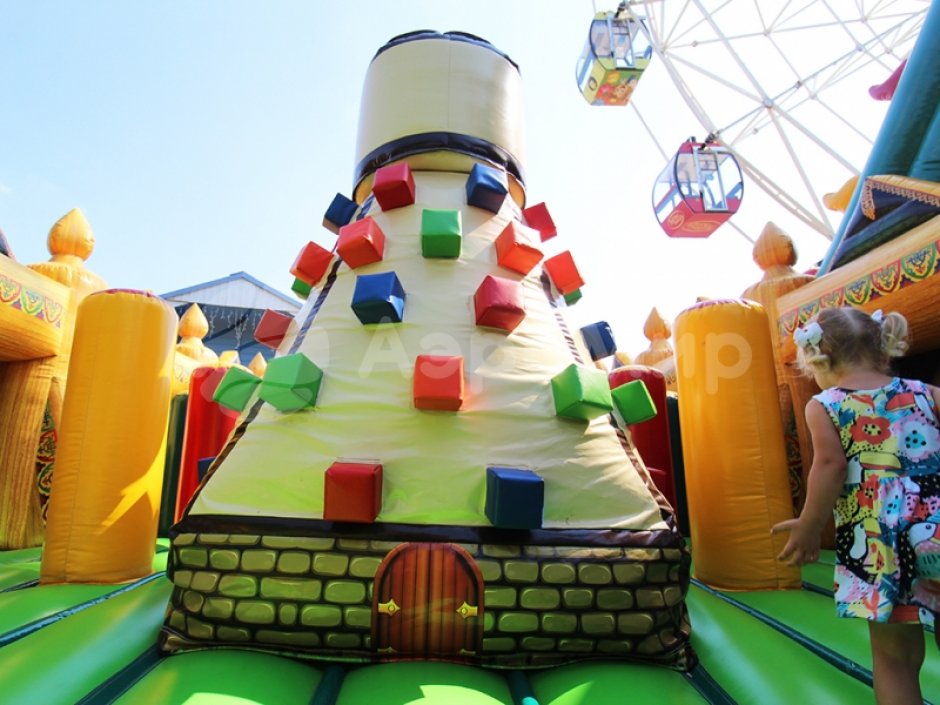 Большой надувной батутный комплекс Змей Горыныч