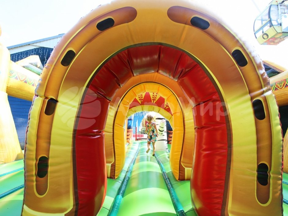 Большой надувной батутный комплекс Змей Горыныч