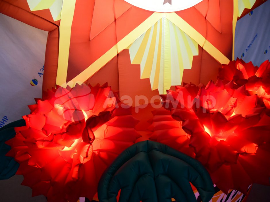 Надувная Звезда — декоративная фигура на опоре