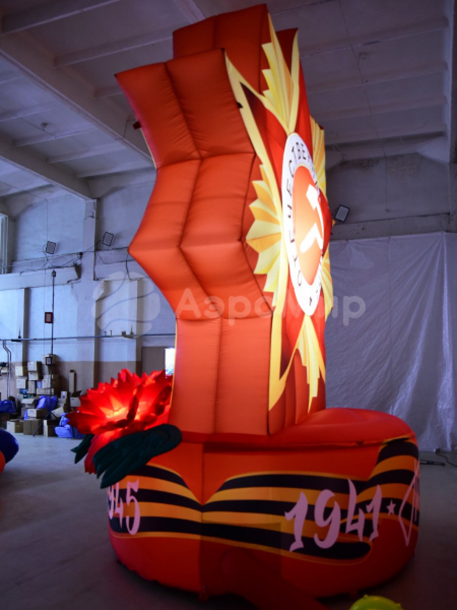 Надувная Звезда — декоративная фигура на опоре