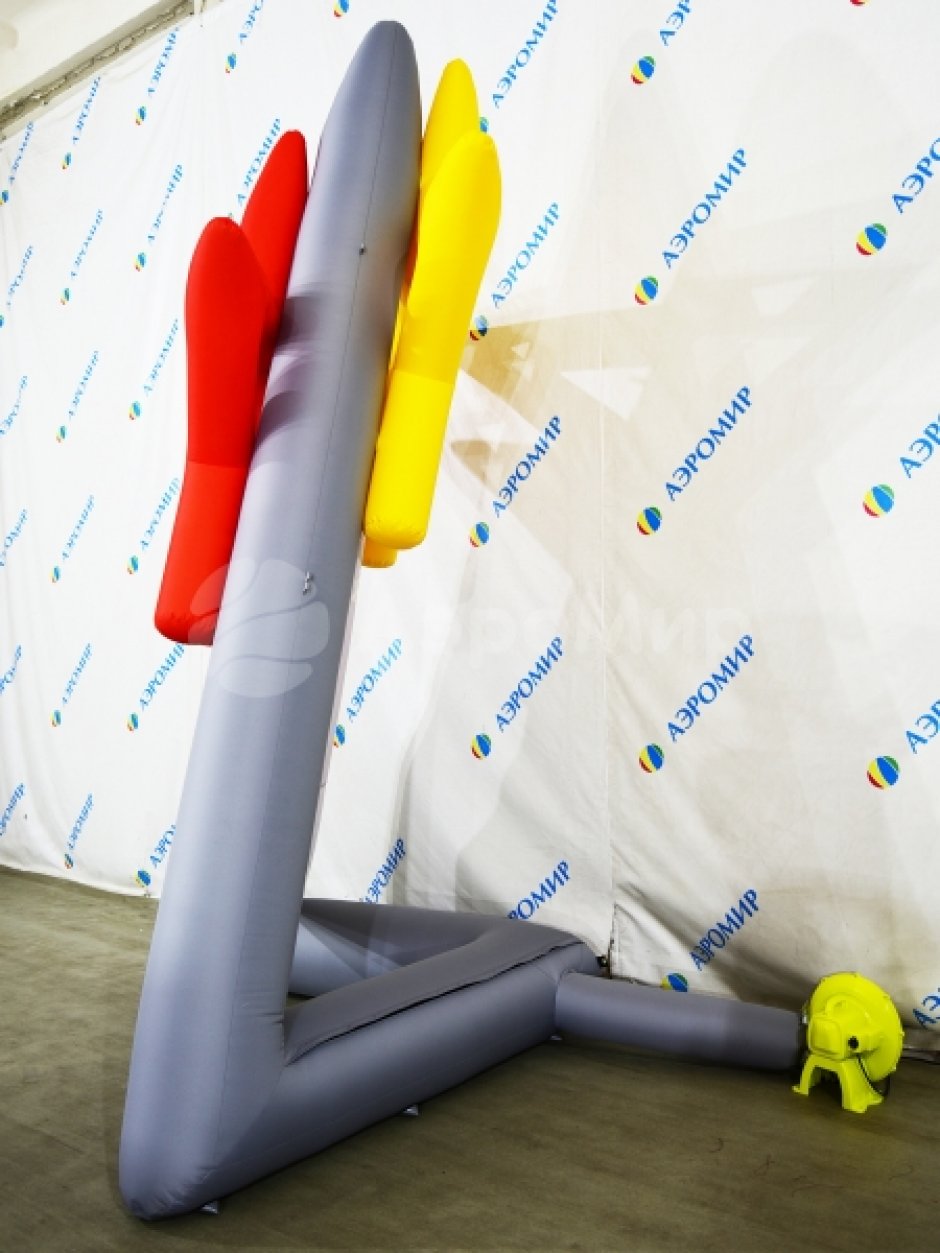 Постамент Звезда — надувная фигура для торжественного оформления 9 мая и Дня Победы