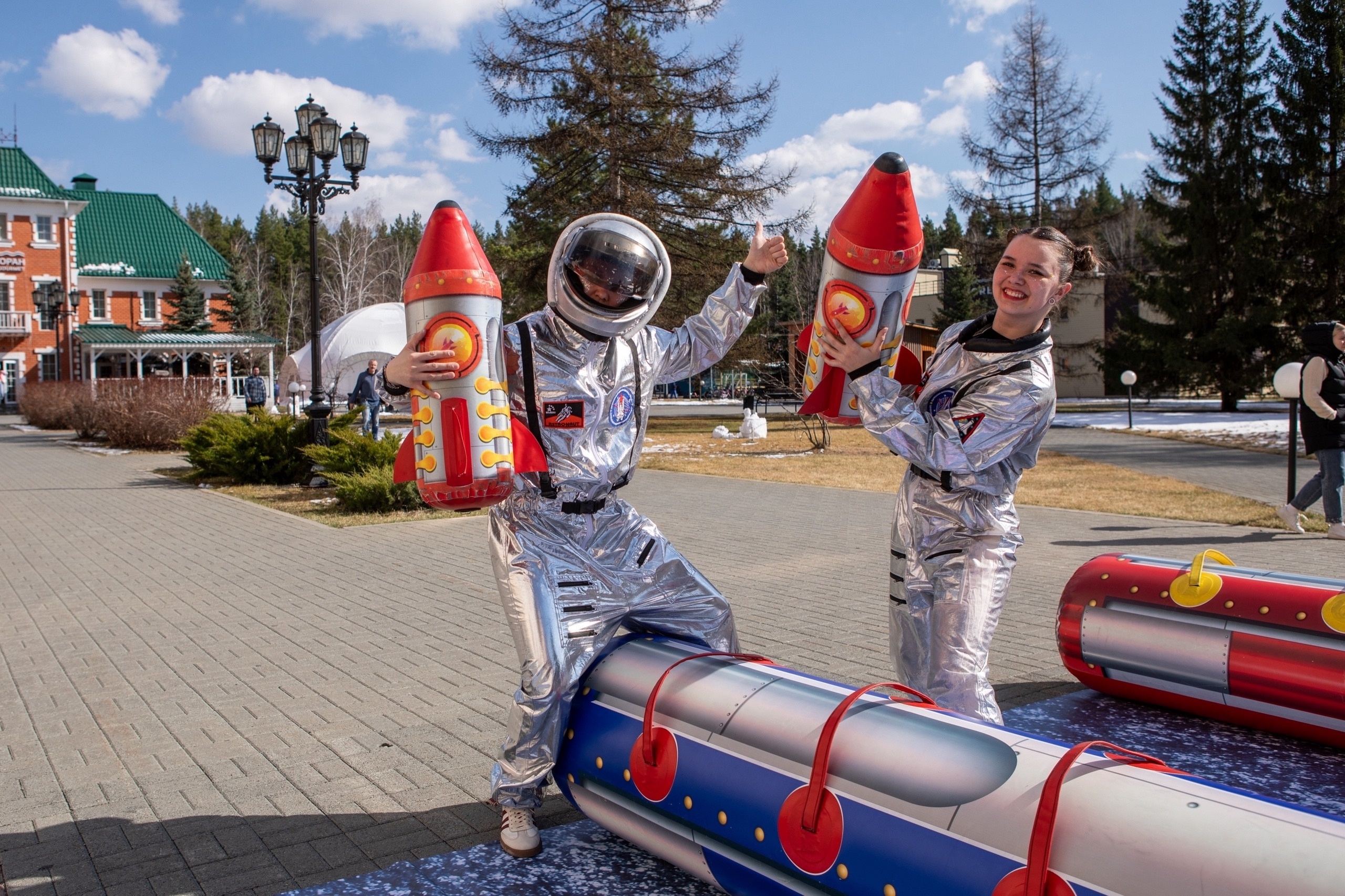 Космический игровой реквизит