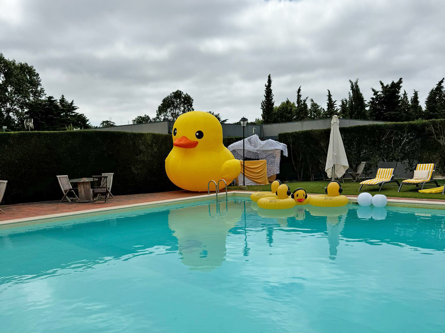 Надувная фигура Миньон