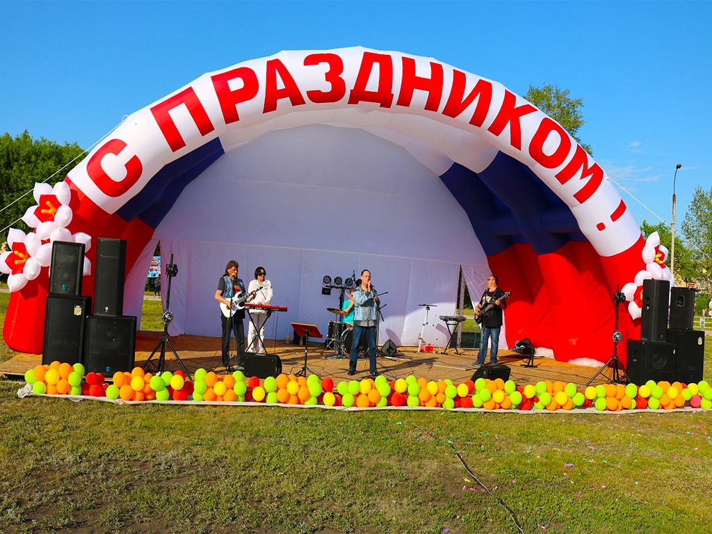 sceny-dlja-massovykh-meroprijatijj