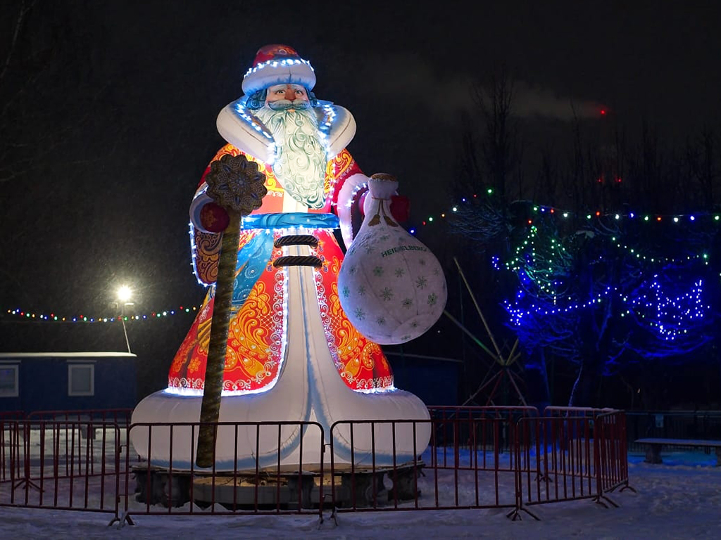 Надувной Дед Мороз в Москве