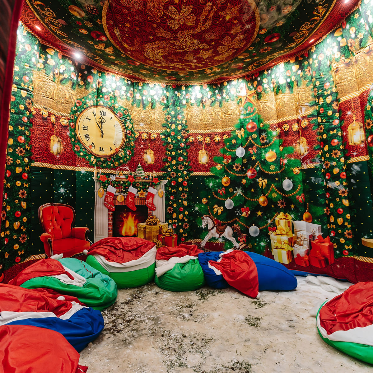 Оформление резеденции Деда Мороза внутренний декор