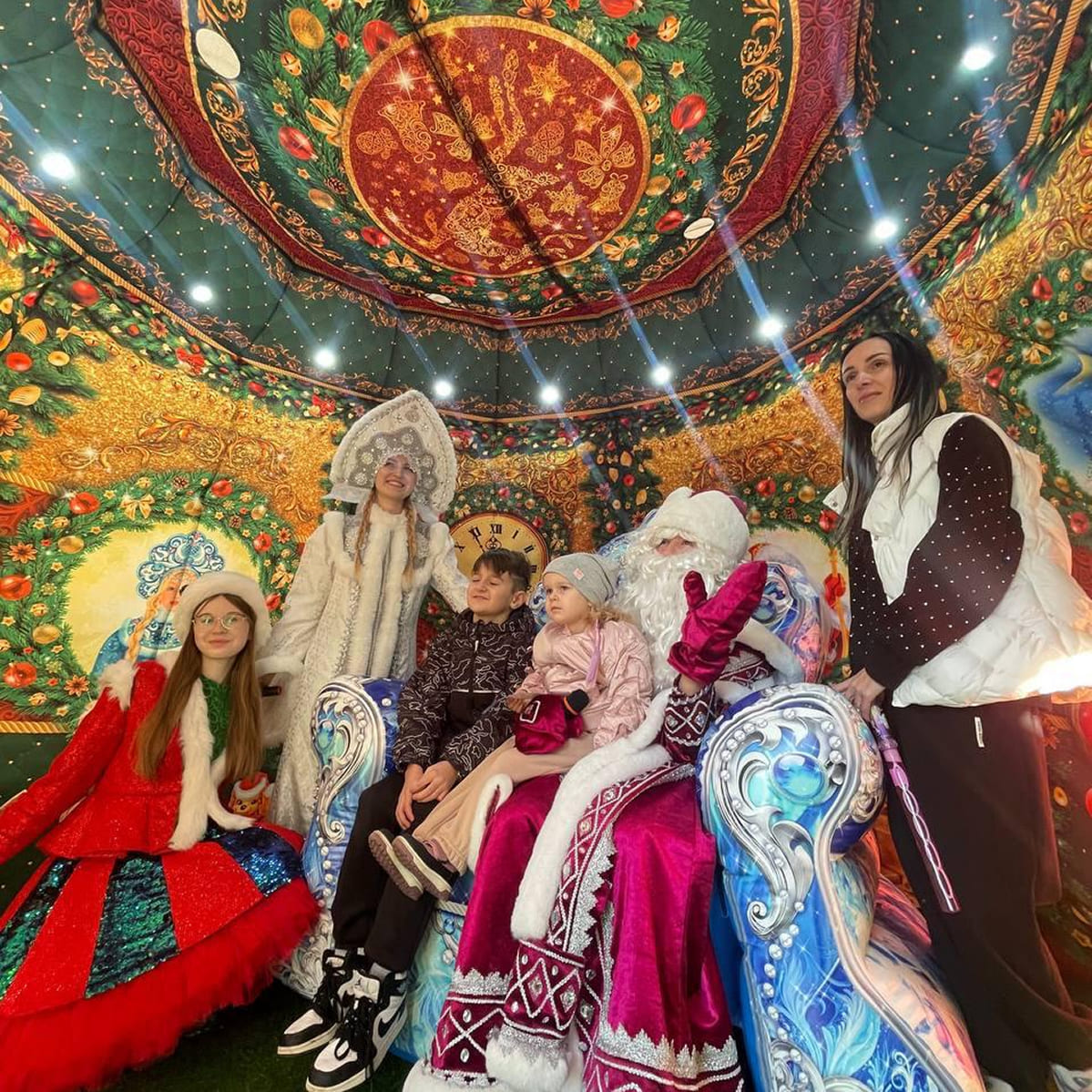 Внутри резеденции