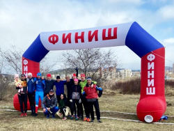 Надувная арка с опорами