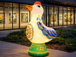 Уточка, дымковская игрушка