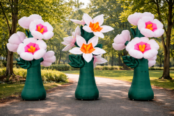 Надувной цветок