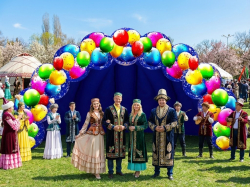 Веер с шариками