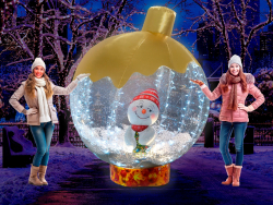 Ёлочный шар с игрушкой внутри