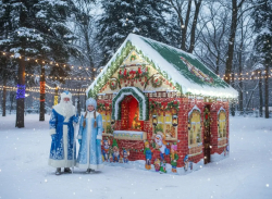 Сказочный домик Деда Мороза